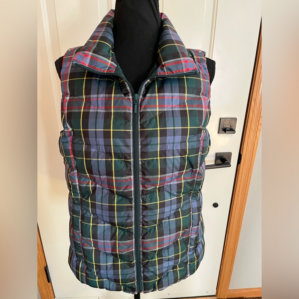 Women’s Lands’ End tartan plaid down insulated cabincore puffer vest. small(6-8)